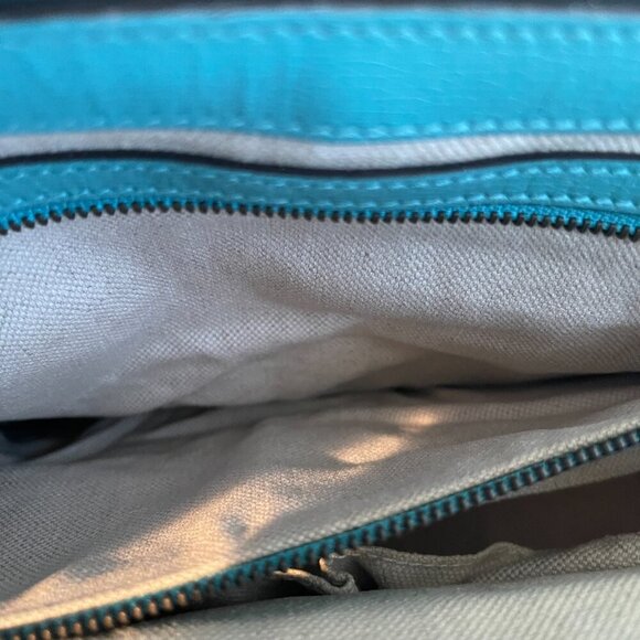 Gucci Calfskin Medium Bright Bit Top Handle/Shoulder Tote, Turquoise - Preowned - Picture 13 of 16